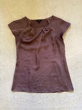 Women’s Ann Taylor Silky Pleat-Front Top in Purple / Mauve - size 2P